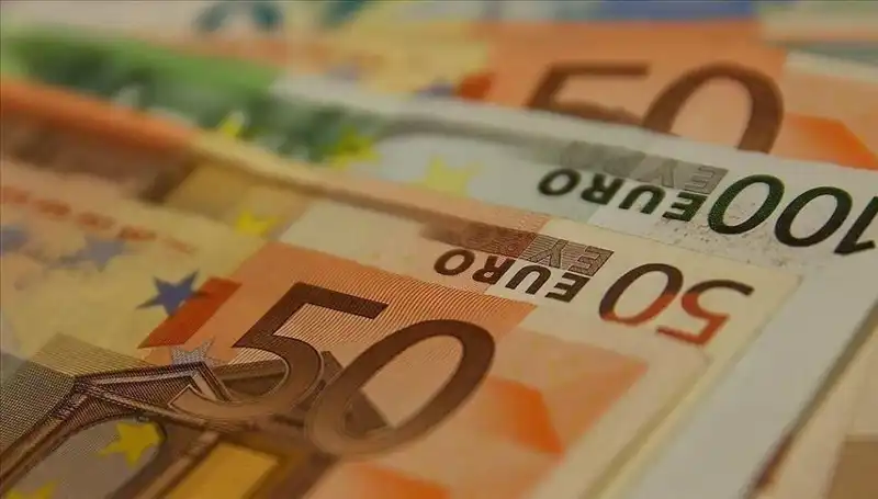 Euro'nun Zirvedeki Yükselişi Sonrası Düşüş Nedenleri ve Etkileri