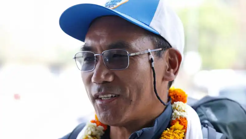 Everest Adam: Kendi Rekorunu Kırarak Zirveye Bir Adım Daha Yaklaştı