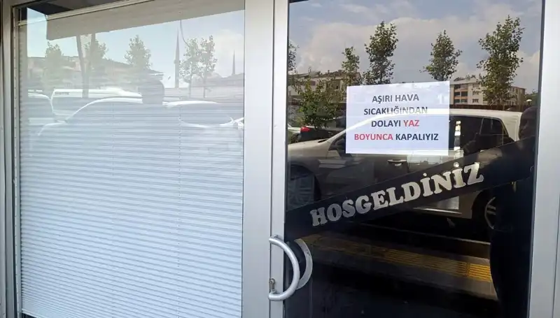 Afrika Sıcakları Esnafı Zor Durumda: Yaz Boyu Dükkanlar Kapalı