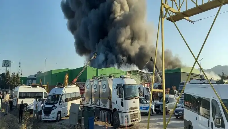 Gönen'deki Fabrika Yangını Sonrası İşçi Kimlikleri Belirleniyor