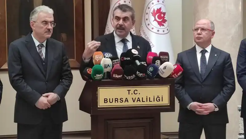 Bakan Tekin, Protestolara Katılan Çalışanlara Yaptırım Uyarısında Bulundu