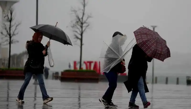Türkiye'de İki Bölge İçin Kuvvetli Sağanak Uyarısı Yayınlandı!