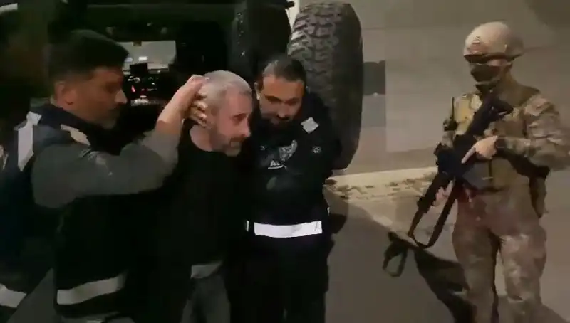 Kardeş Katili Yakaladı: 213 Saatlik Görüntü İncelemesi Suçluyu Ortaya Çıkardı