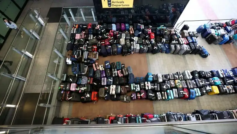 Havalimanında Korkunç Anlar: Küçük Çocuk Bagaj Bandında Kayboldu