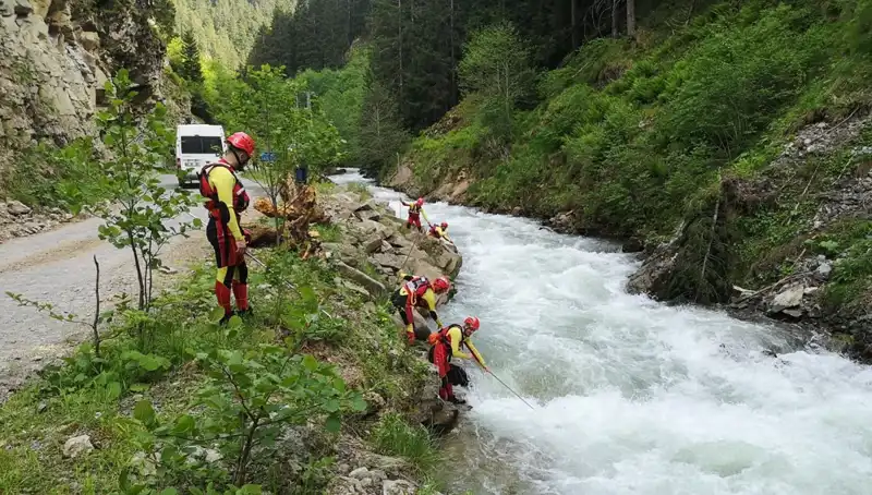 Trabzon’da Derenin Dibinde Aranan Çocuk İçin Gözler Açık! Baba Adli Kontrol Altında
