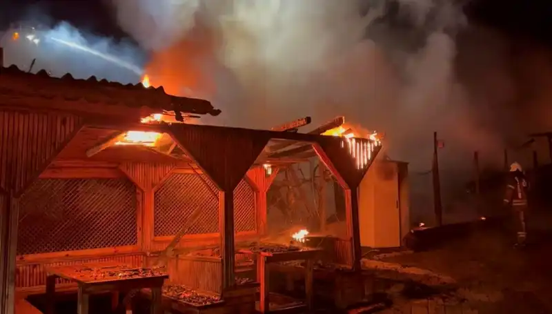 Şile'de Altı Gözleme Restoranı Alev Alev Yandı: Yangının Sebebi Nedir?