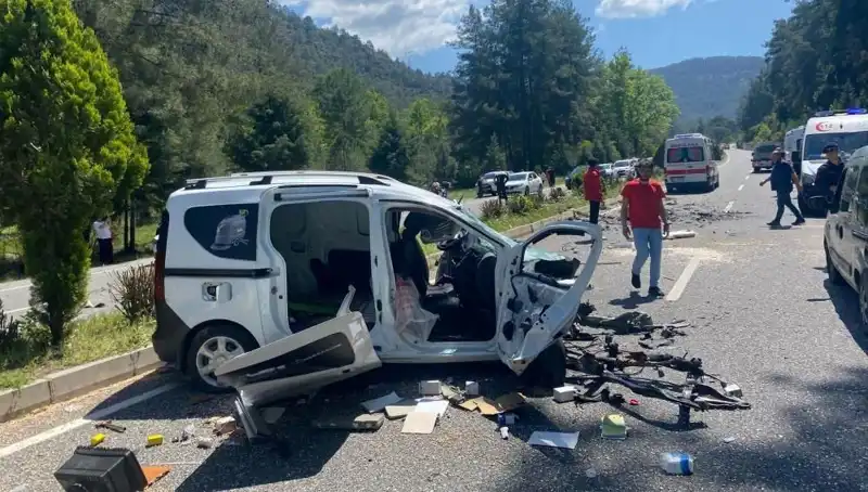 Marmaris'te Feci Kaza: Savaş Alanına Dönen Yol, Can Kaybı ve Yaralılar