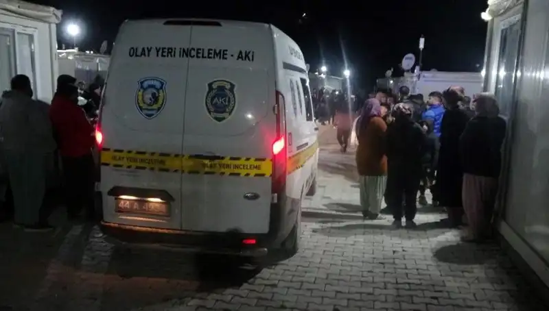 Husumetlilerin Kavgasında Kan Aktı: Sokak Ortasında Neler Oldu?