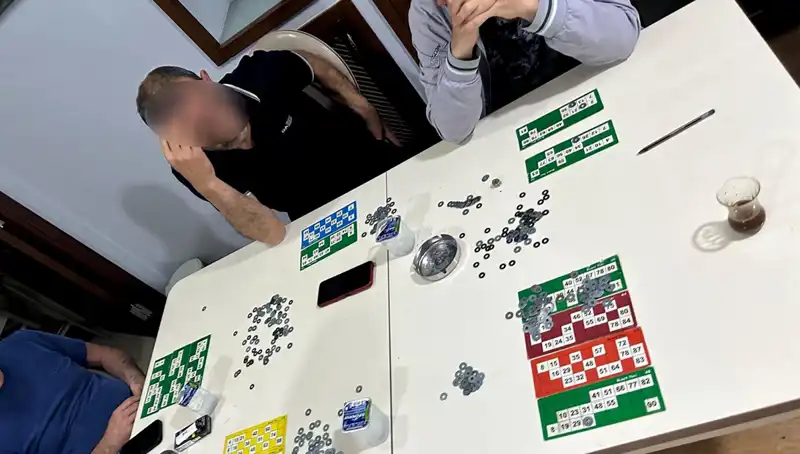 TikTok'ta Canlı Yayında Şok Gelişme: Polis Baskınında 22 Kişi Yakalandı