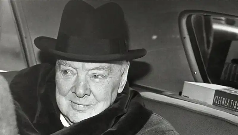 Churchill’in Tarihi Bekar Evi Satışta: 3,75 Milyon Sterlin Fiyatla!