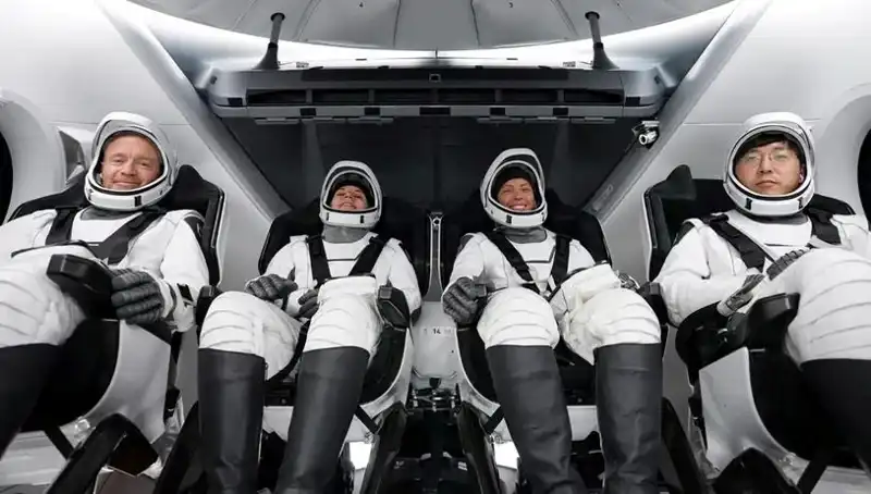 SpaceX’in Tarihi Görevi: Uzay Yolcuları Merakla Beklenen Dünya Dönüşünü Gerçekleştirdi
