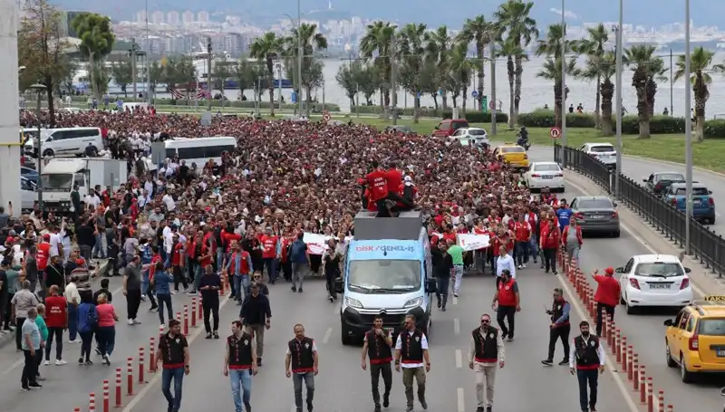 İzmir’de Grev 4. Gününde: İşçi Hakları İçin Eylemler Devam Ediyor