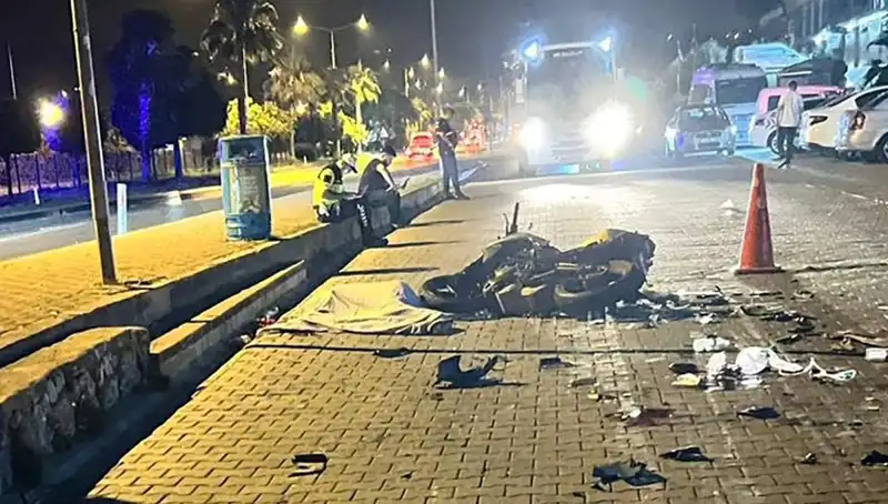 Alanya'da Motosiklet Kazası: Hayatını Kaybeden Gençlerin Hikayesi
