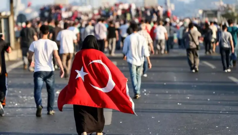 Kabineden 15 Temmuz'a Özel Etkileyici Mesajlar: Hatırlatma ve Birlik Vurgusu