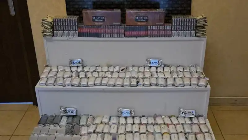 Gümrük Kaçağı Sigara Operasyonunda Büyük Başarı: Yüzlerce Koli Ele Geçirildi