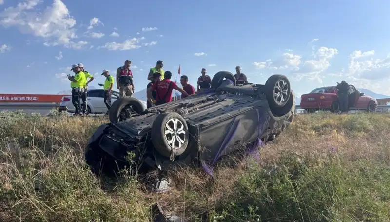 Nişan Sevinci Korkunç Bir Kazaya Dönüştü: 1 Ölü, 4 Yaralı