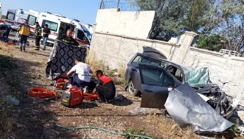 Patlayan Lastik Feci Kazaya Neden Oldu: 1 Hayat Gitti, 6 Yaralı
