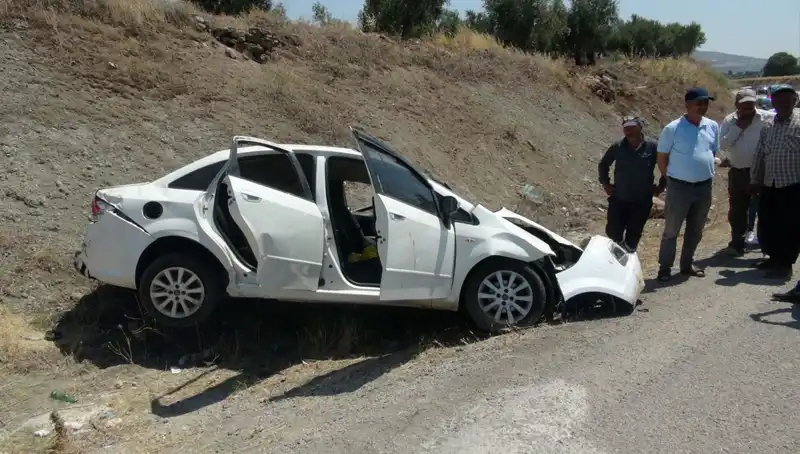 Kilis'te Trafik Kazası: Çarpışan Otomobillerin Yol Açtığı Panik ve Yaralılar