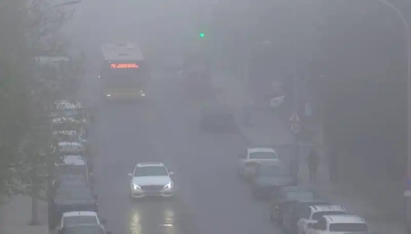 İstanbul'da Sisin Dansı: Şehir Dumanlı Bir Kıyafet Giydi