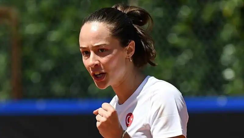 Milli Tenisçimiz Zeynep Sönmez Finalde Fırtına Gibi Esiyor