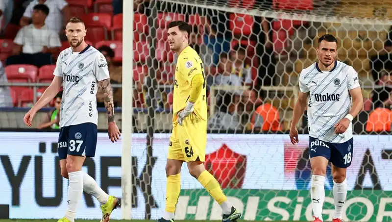 Fenerbahçe'nin Şok Edici Yenilgisi: Taraftarlar Futbolun Karanlık Yüzüyle Yüzleşiyor