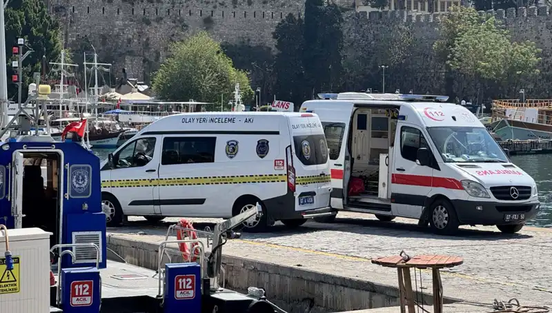 Antalya'nın Plajında Gizemli Bir Olgu: Denizde Erkek Cesedi Bulundu