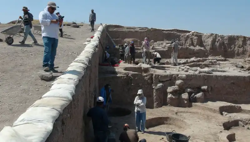 Kilis'teki Oylum Höyük'te Kazı Çalışmaları Sıcak Hava Engeli Tanımıyor
