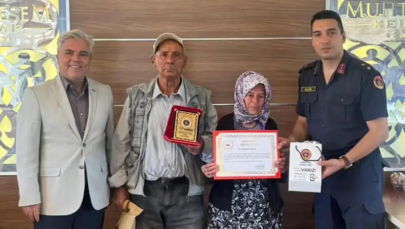 Tek Varlıkları Olan Evi Jandarmaya Bağışladılar, Tüm Türkiye’yi Duygulandırdı