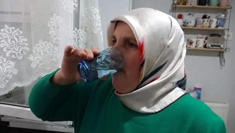 30 Yıldır Nisan Yağmurlarını Şifa Havasında Tüketen Kadın Hikayesini Anlatıyor