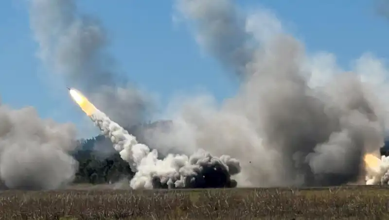 Avustralya’nın Askeri Tatbikatında HIMARS Atışıyla Tarihi Bir İlke İmza Atıldı