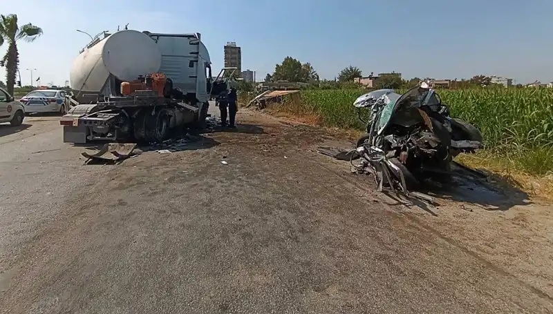 Adana'da Tanker Kazasında Otomobil ve Kamyon Yıkıldı: Feci Olay