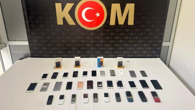 Gümrük Kaçağı İki Yüz Bin TL Değerinde Cep Telefonu Ele Geçirildi