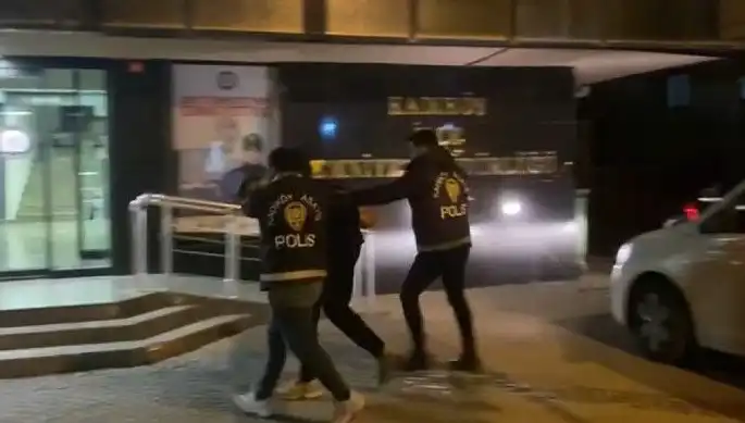 Galatasaray Taraftarına Saldırı: Şüpheli Yakalandı, Olayın Ayrıntıları Şok Ediyor!